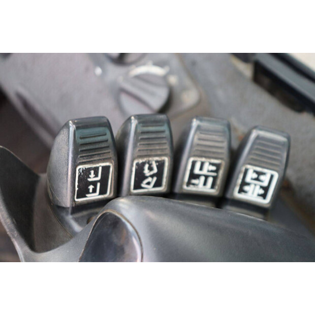 2015 Hyster H2.5FT-49026579