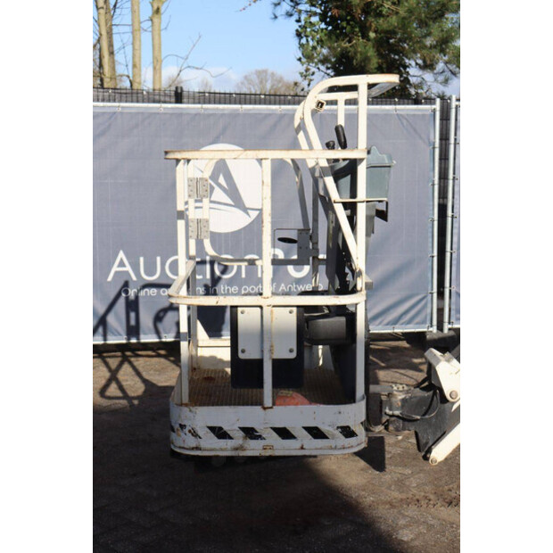 2015 JLG E300AJP-49026787