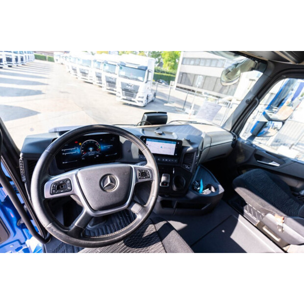 2023 Mercedes-Benz AROCS 1951-49027393