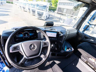 2023-mercedes-benz-arocs-1951-49027393