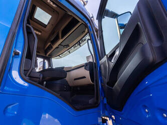 2023-mercedes-benz-arocs-1951-49027394