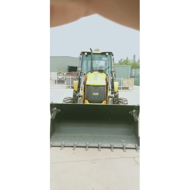 2025 جيه سي بي 3CX-49029606