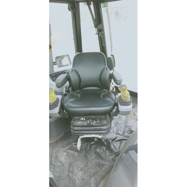 2025 جيه سي بي 3CX-49029608
