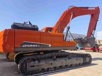صورة ل حفارات مجنزرة 2024 دووسان DX340LC