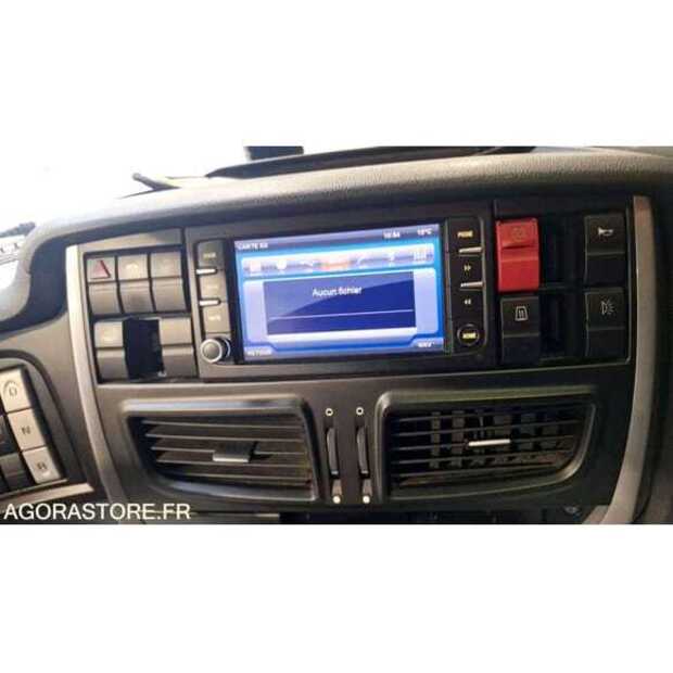 2017 Iveco 440S42-49033521