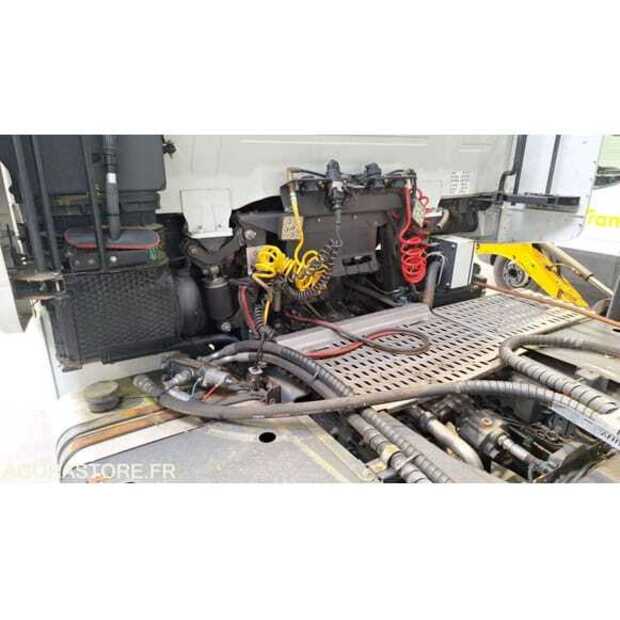2017 Iveco 440S42-49033550
