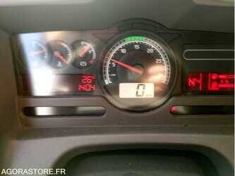 2012-renault-premium-1485871-49033590