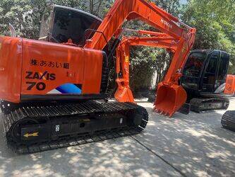 صورة ل حفارات صغيرة 2023 هيتاشى ZX70