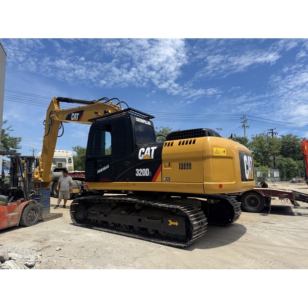 2023 Caterpillar 320D2-49034352