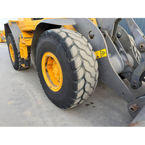 2011 فولفو L60F-49034946