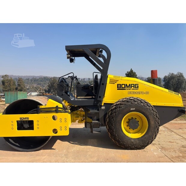 2010 بوماج BW212D-40-49037028