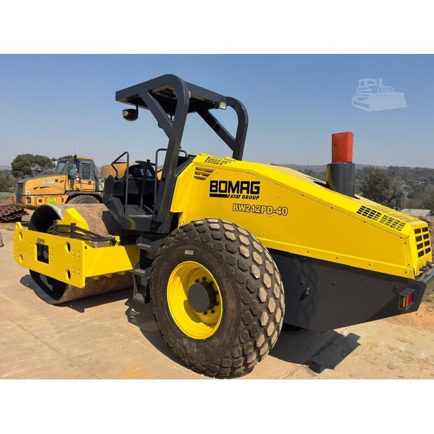 2010 بوماج BW212D-40-49037029