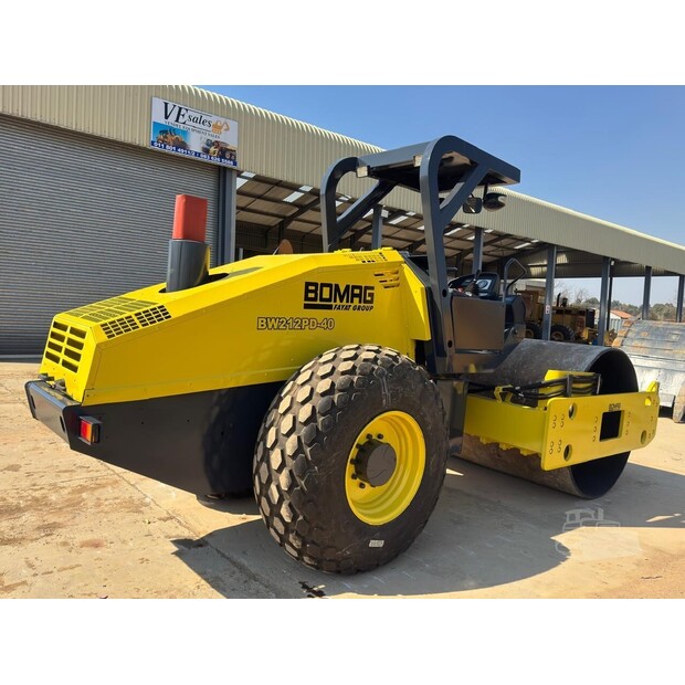 2010 بوماج BW212D-40-49037031