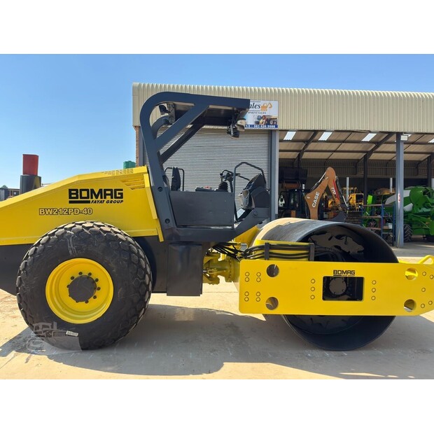 2010 بوماج BW212D-40-49037032