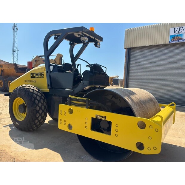 2010 بوماج BW212D-40-49037034