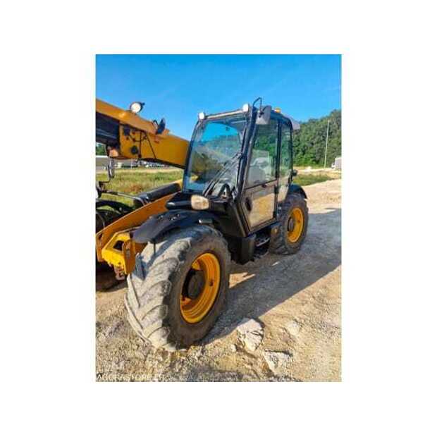 2012 جيه سي بي 5TC-49037965