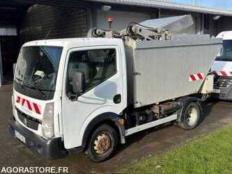 2013-renault-maxity-1486029-49038134