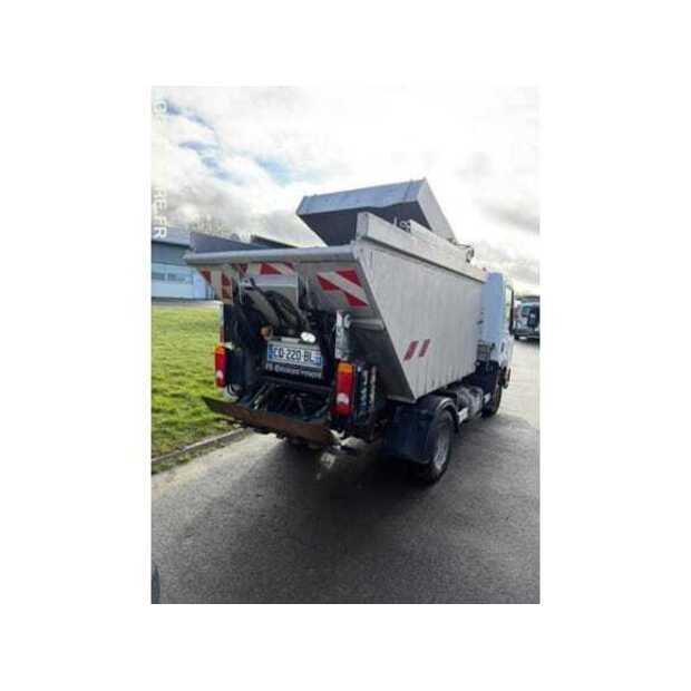 2013 Renault Maxity-49038139