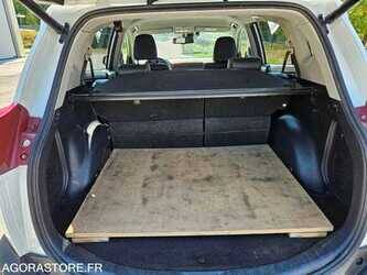 2015-toyota-rav4-49038410