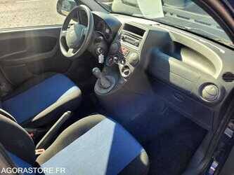 2011-fiat-panda-1486053-49038502
