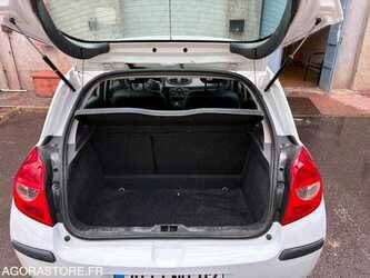 2008-renault-clio-1486058-49038560