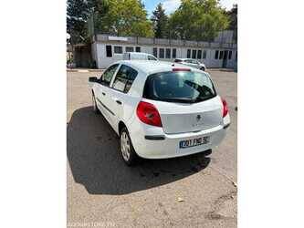 2008-renault-clio-1486059-49038570