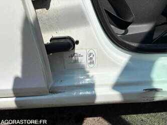 2008-renault-clio-1486059-49038573