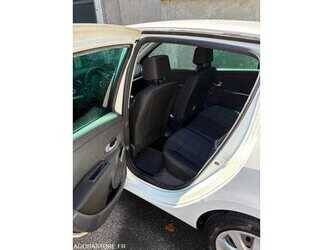 2010-renault-clio-1486060-49038577