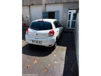 2010-renault-clio-1486060-49038580