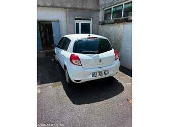2010-renault-clio-1486060-49038581
