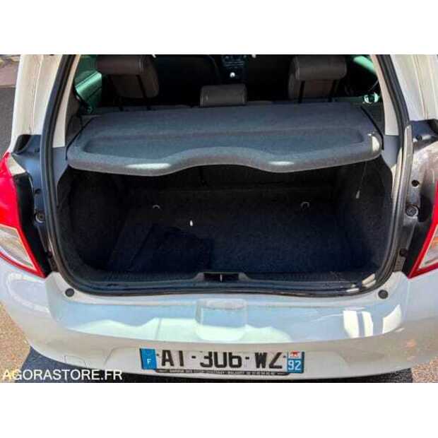 2010 رينو Clio-49038582