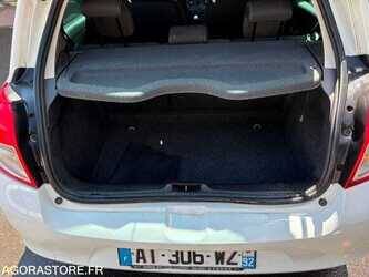 2010-renault-clio-1486060-49038582