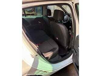2010-renault-clio-1486060-49038583