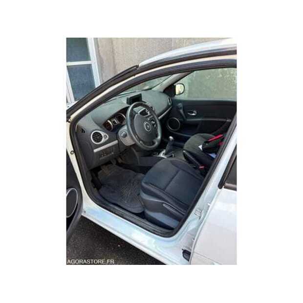 2010 رينو Clio-49038586