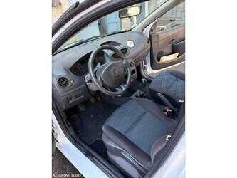 2008-renault-clio-1486061-49038589