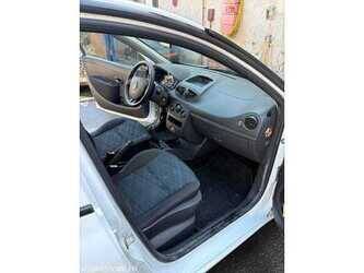 2008-renault-clio-1486061-49038594
