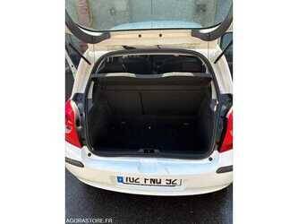 2008-renault-clio-1486061-49038595
