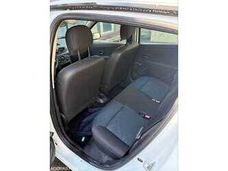 2008-renault-clio-1486061-49038596