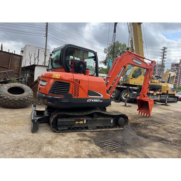 2024 Doosan DX60-49040512