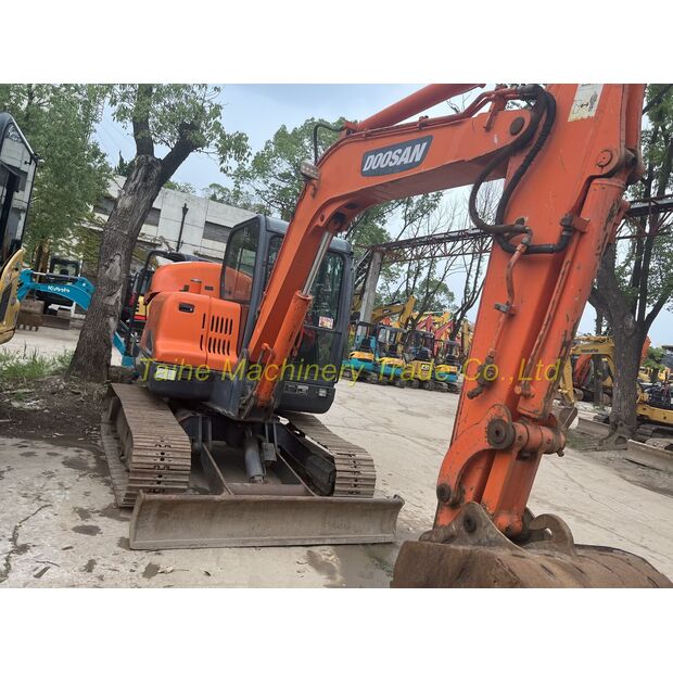2018 Doosan DX60-49040530