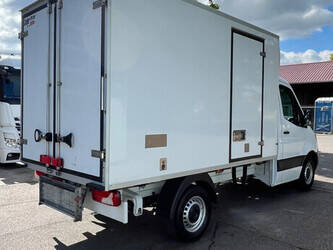 2021-mercedes-benz-sprinter-316-1467654-49050686