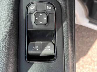 2021-mercedes-benz-sprinter-316-1467654-49050701