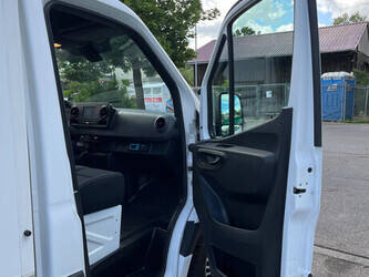 2021-mercedes-benz-sprinter-316-1467654-49050709