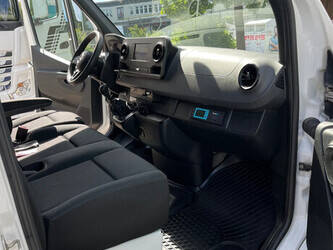 2021-mercedes-benz-sprinter-316-1467654-49050710