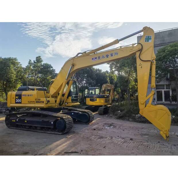 2024 Komatsu PC300-49052476
