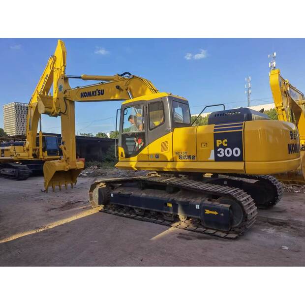2024 Komatsu PC300-49052477