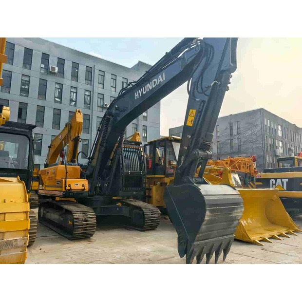 2024 Hyundai R220LC-49052547