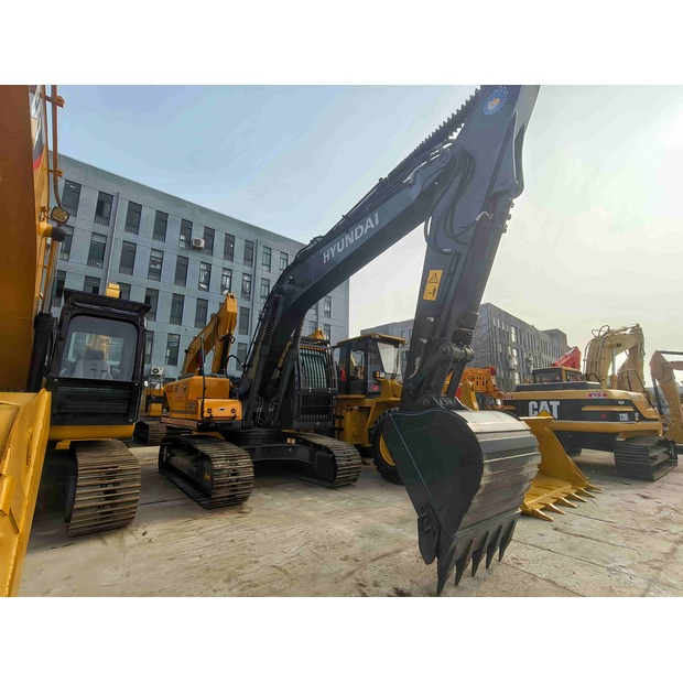 2024 Hyundai R220LC-49052548