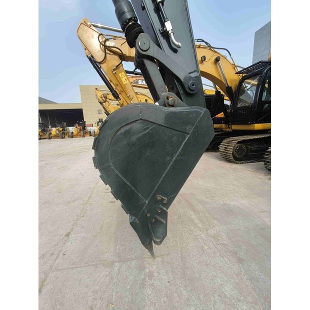 2024 Hyundai R220LC-49052550