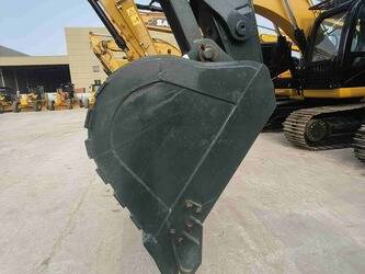 2024-hyundai-r220lc-49052550